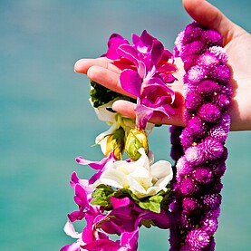 Traditionelle, hawaiianische Hochzeit auf Maui